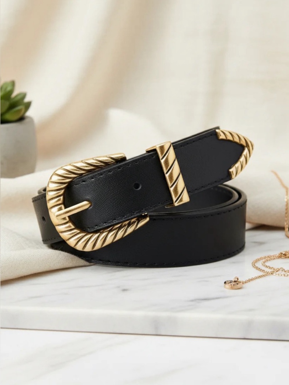 The Modern Western Carved Buckle Faux Leather Belt